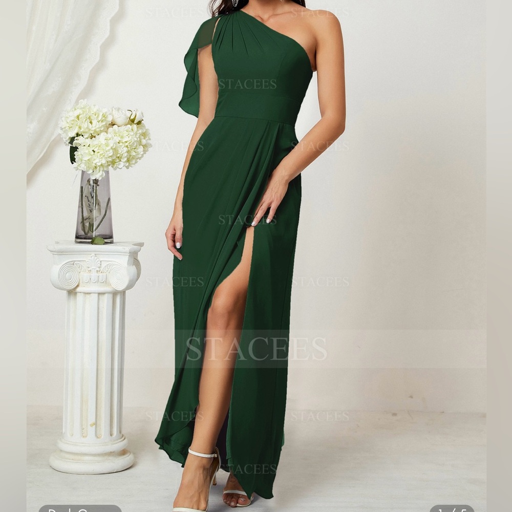 Elegant One-Shoulder Green Dress